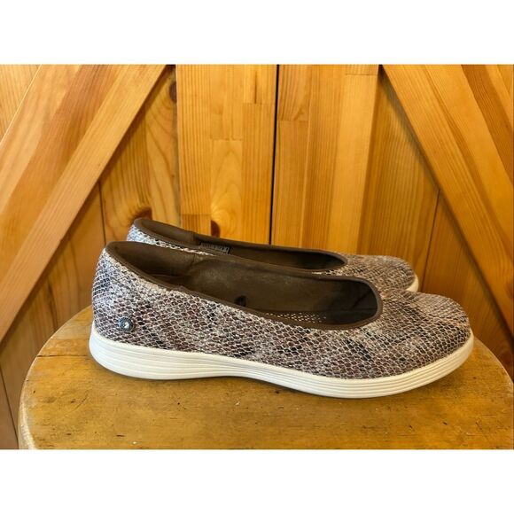 SKECHERS ON THE GO SLIP-ON FLAT SHOES BROWN SNAKE SZ 6.5 - Picture 1 of 8